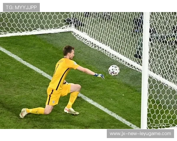 德布劳内小角度吊射险些破门：技术与艺术的完美融合